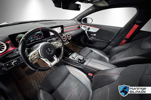 Mercedes-Benz CLA35 12 of 30