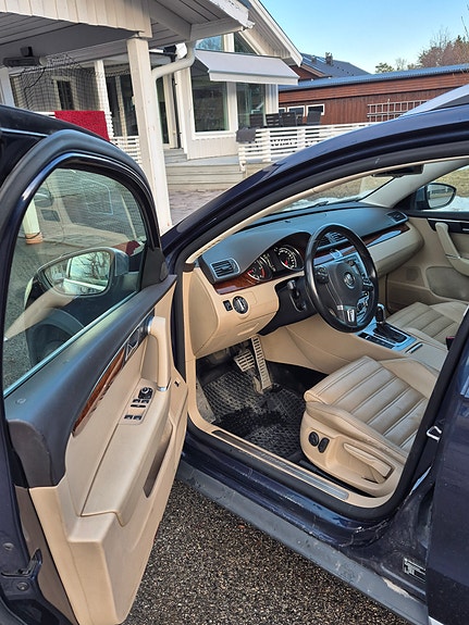 Volkswagen Passat Alltrack 12 of 12