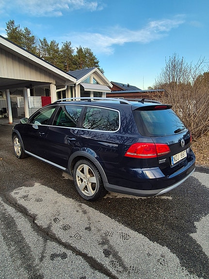 Volkswagen Passat Alltrack 6 of 12