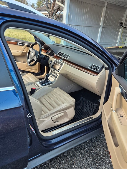 Volkswagen Passat Alltrack 8 of 12