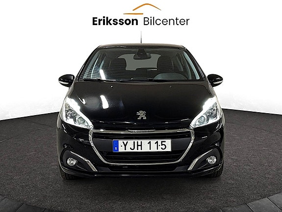 Peugeot 208 3 of 22