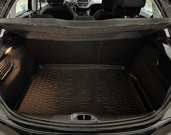 Peugeot 208 20 of 22
