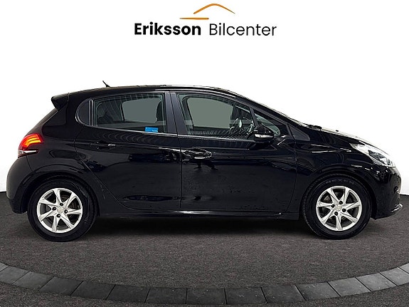 Peugeot 208 8 of 22