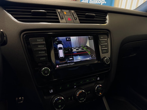 Skoda Octavia 14 of 22