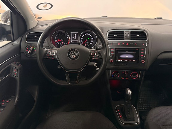 Volkswagen Polo 15 of 25