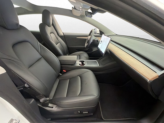 Tesla Model 3 13 of 30