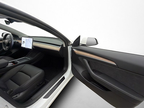 Tesla Model 3 14 of 30