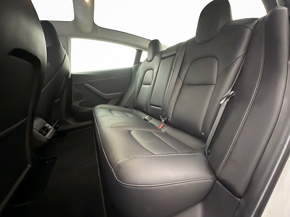 Tesla Model 3 18 of 30