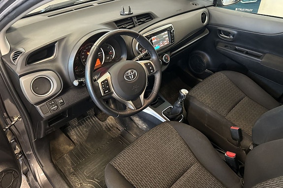 Toyota Yaris 10 of 24