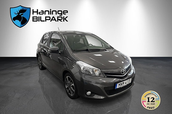 Toyota Yaris 5 of 24
