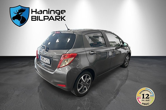 Toyota Yaris 6 of 24