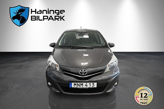 Toyota Yaris 3 of 24