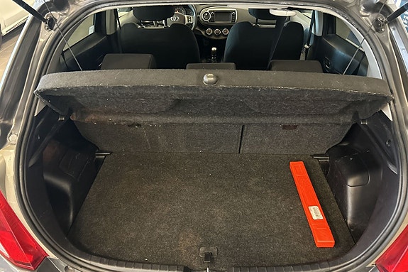 Toyota Yaris 22 of 24
