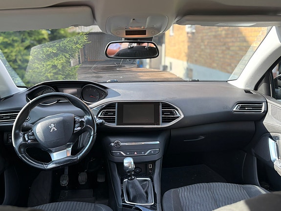 Peugeot 308 SW 5 of 8