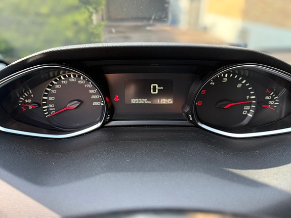 Peugeot 308 SW 6 of 8