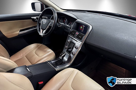 Volvo XC60 13 of 29