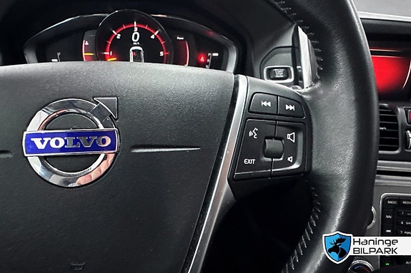 Volvo XC60 23 of 29