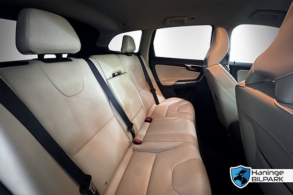 Volvo XC60 16 of 29