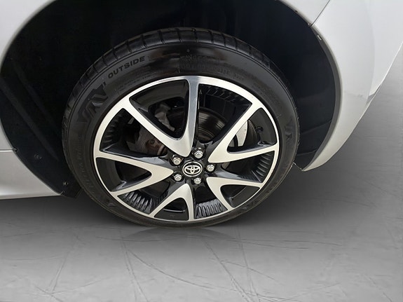 Toyota Yaris 28 of 30