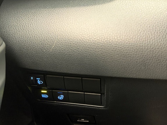 Toyota Yaris 13 of 30
