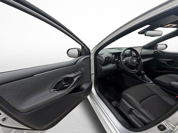 Toyota Yaris 10 of 30