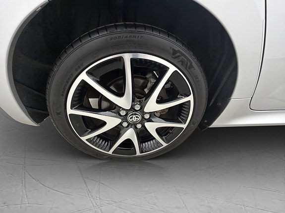 Toyota Yaris 30 of 30