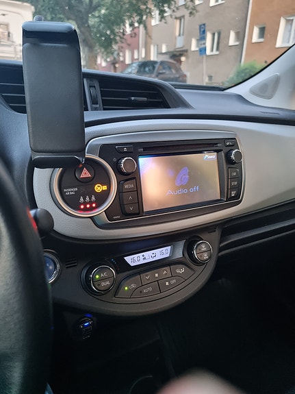 Toyota Yaris 6 of 6