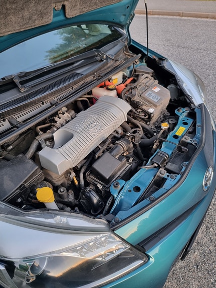 Toyota Yaris 4 of 6