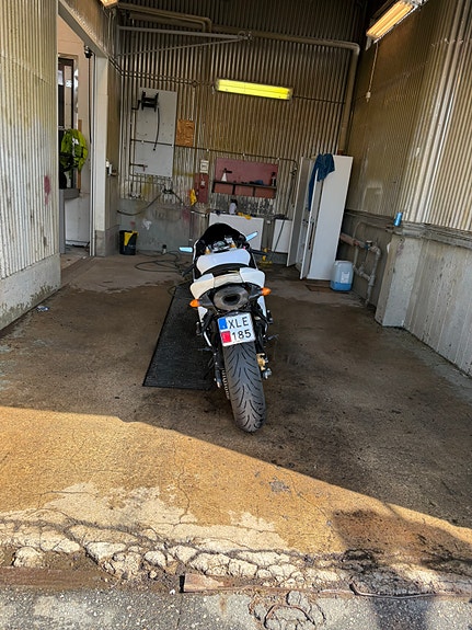 Kawasaki Ninja ZX6R 7 of 11