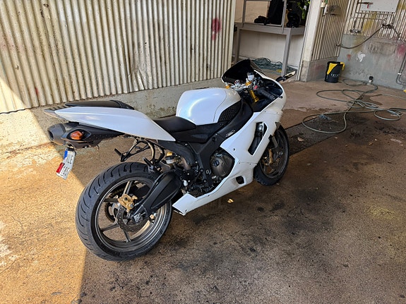 Kawasaki Ninja ZX6R 8 of 11