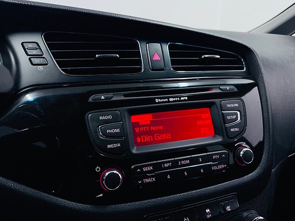 Kia Ceed 13 of 19