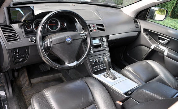 Volvo XC90 8 of 24