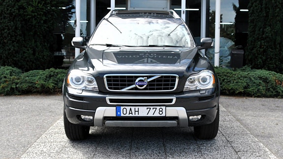 Volvo XC90 2 of 24