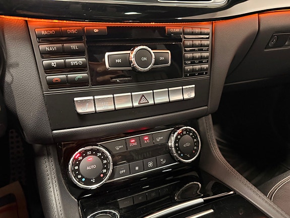 Mercedes-Benz CLS350 27 of 30