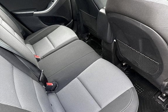 Hyundai i30 14 of 19