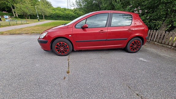 Peugeot 307 2 of 10