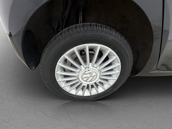 Volkswagen UP! 24 of 25
