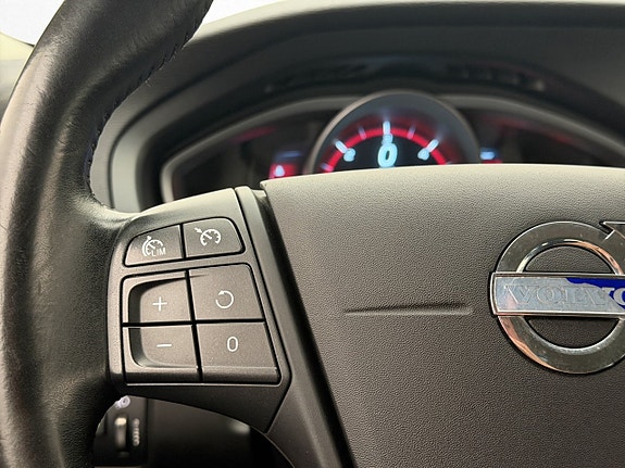 Volvo V40 13 of 28