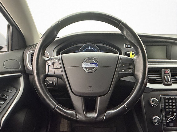 Volvo V40 12 of 28
