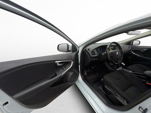 Volvo V40 10 of 28