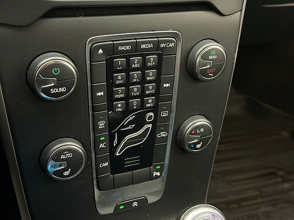 Volvo V40 18 of 28