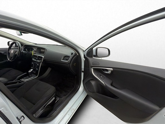 Volvo V40 22 of 28