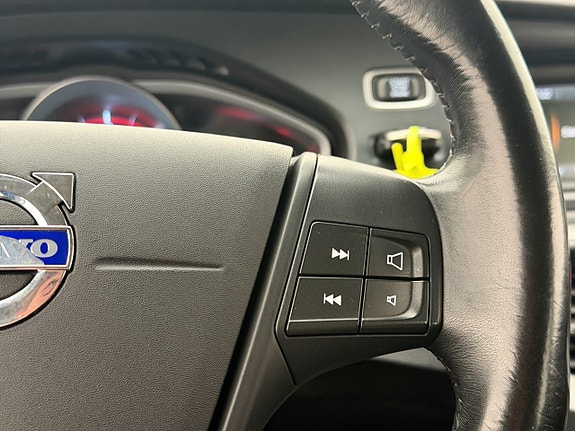 Volvo V40 15 of 28
