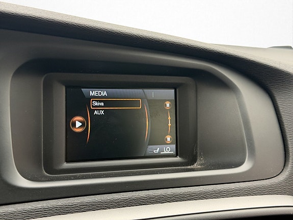 Volvo V40 17 of 28