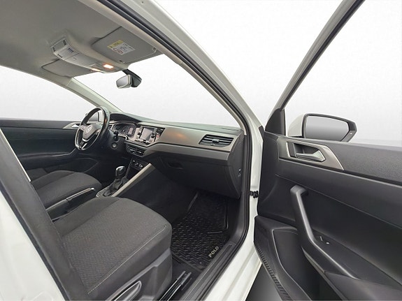 Volkswagen Polo 23 of 29