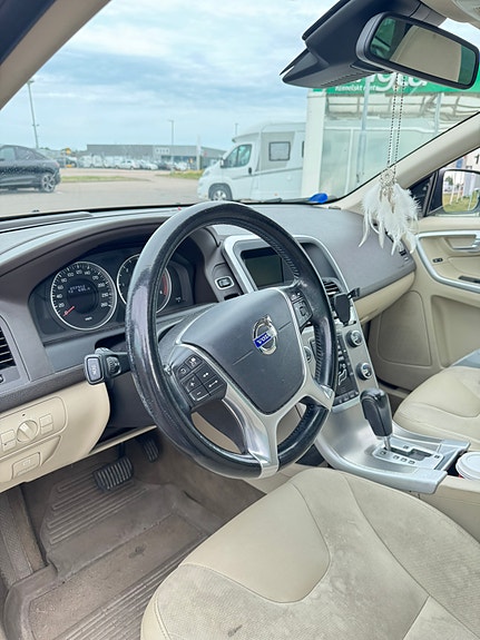 Volvo XC60 6 of 11