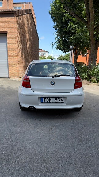 BMW 116d 3 of 9