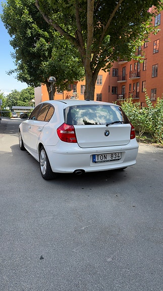 BMW 116d 2 of 9