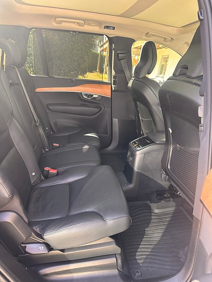 Volvo XC90 11 of 20