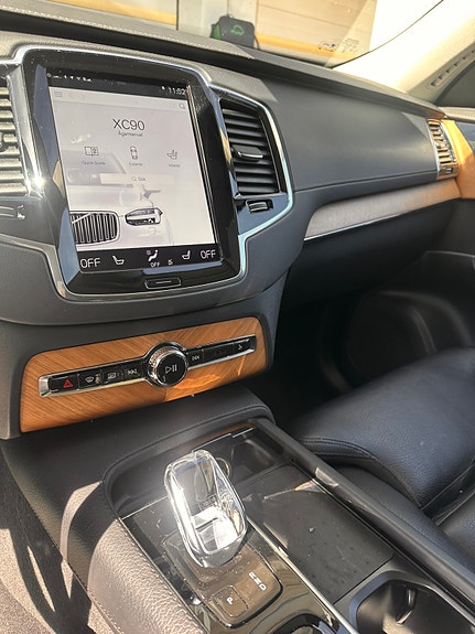 Volvo XC90 8 of 20